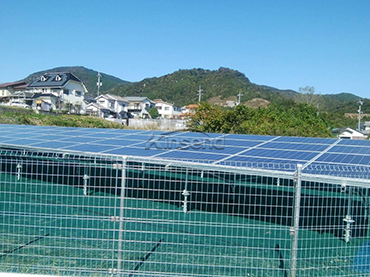 Maschendrahtzaun-Solarhalterung, Japan